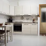 Angolo Di Via Fiorita דירה