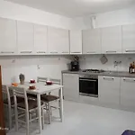 Angolo Di Via Fiorita شقة بيرودجا